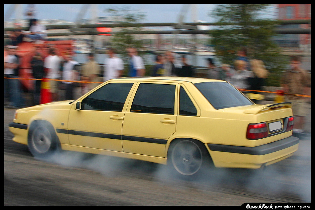 25582850r.jpg